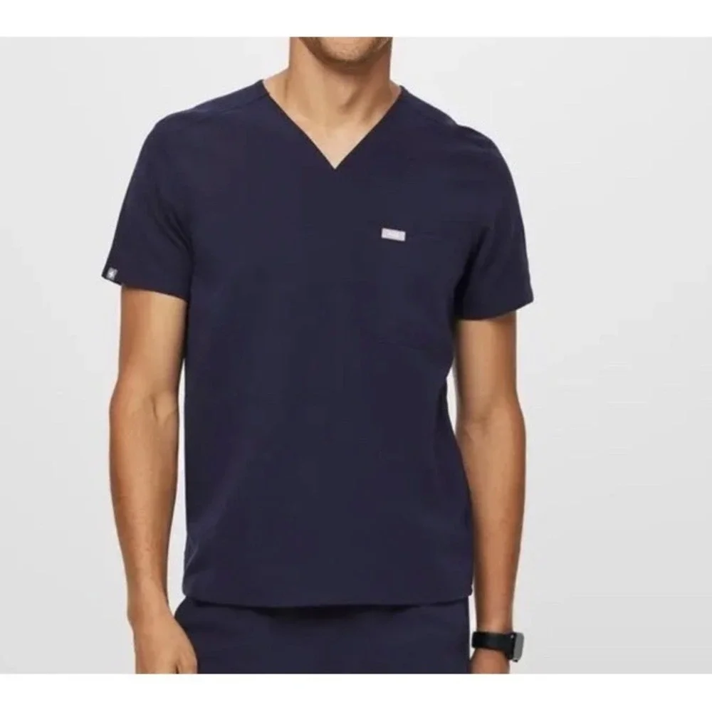 FIGS Men's Chisec Scrub Top Shirt MEDIUM navy Medical Three-Pocket TM-3000 tech